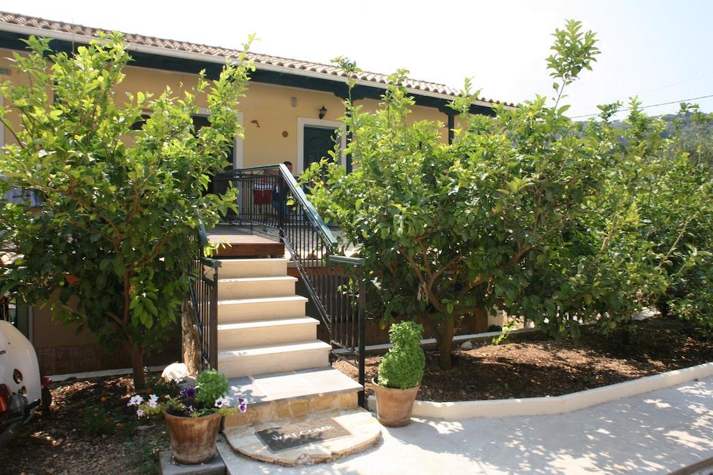 Marathes Studios Áyios Nikítas 外观 照片